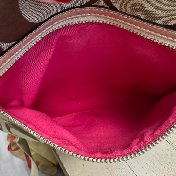 Coach Signature Crossbody Bag Khaki/Pink Lining - Picture 11 of 11